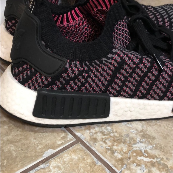 Adidas NMD_R1 Flyknit - Picture 2 of 5